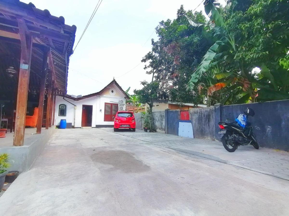 Reddoorz Syariah @ Ndalem Kembang Sore Джокякарта Екстериор снимка