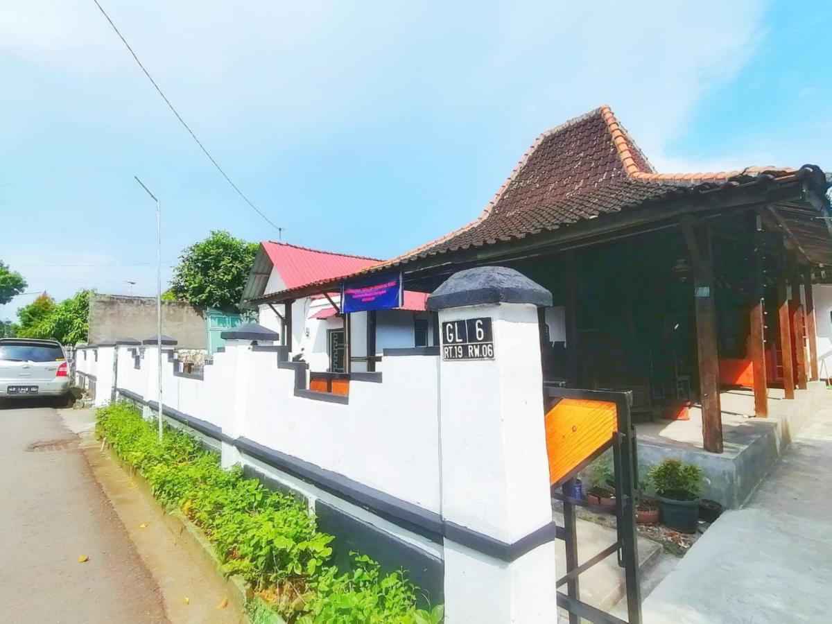 Reddoorz Syariah @ Ndalem Kembang Sore Джокякарта Екстериор снимка