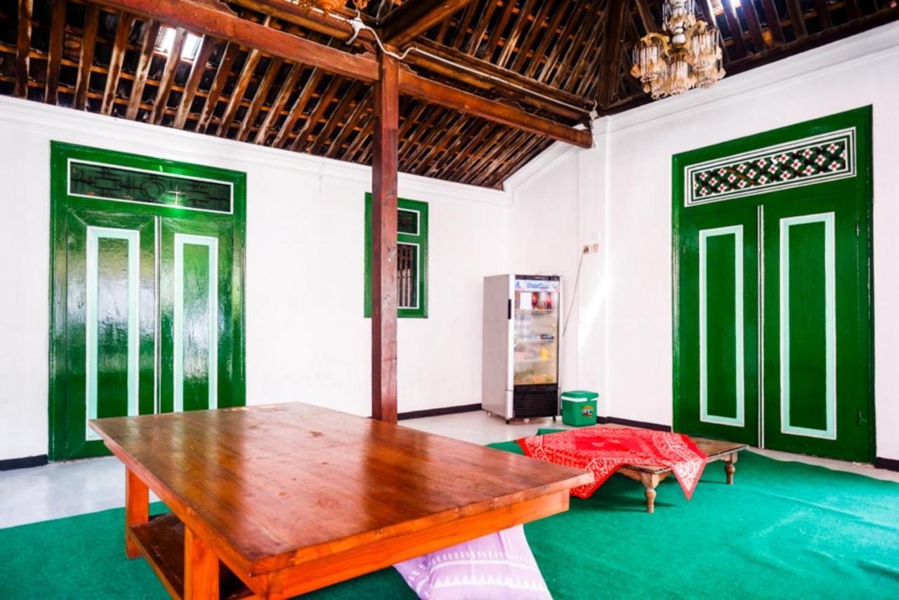 Reddoorz Syariah @ Ndalem Kembang Sore Джокякарта Екстериор снимка