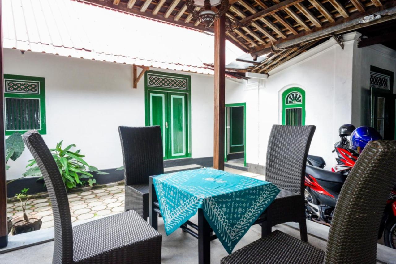 Reddoorz Syariah @ Ndalem Kembang Sore Джокякарта Екстериор снимка