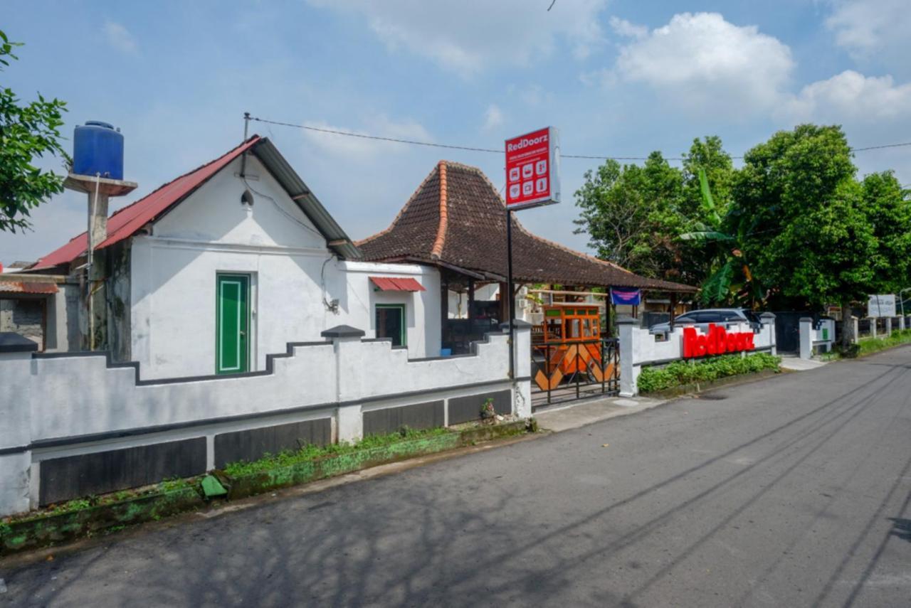 Reddoorz Syariah @ Ndalem Kembang Sore Джокякарта Екстериор снимка